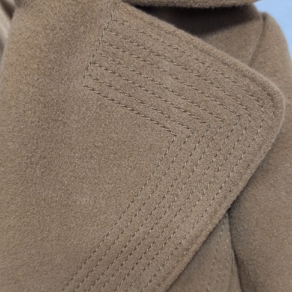 Banana Republic Women's Tan Trench Coat - Picture 3 of 10